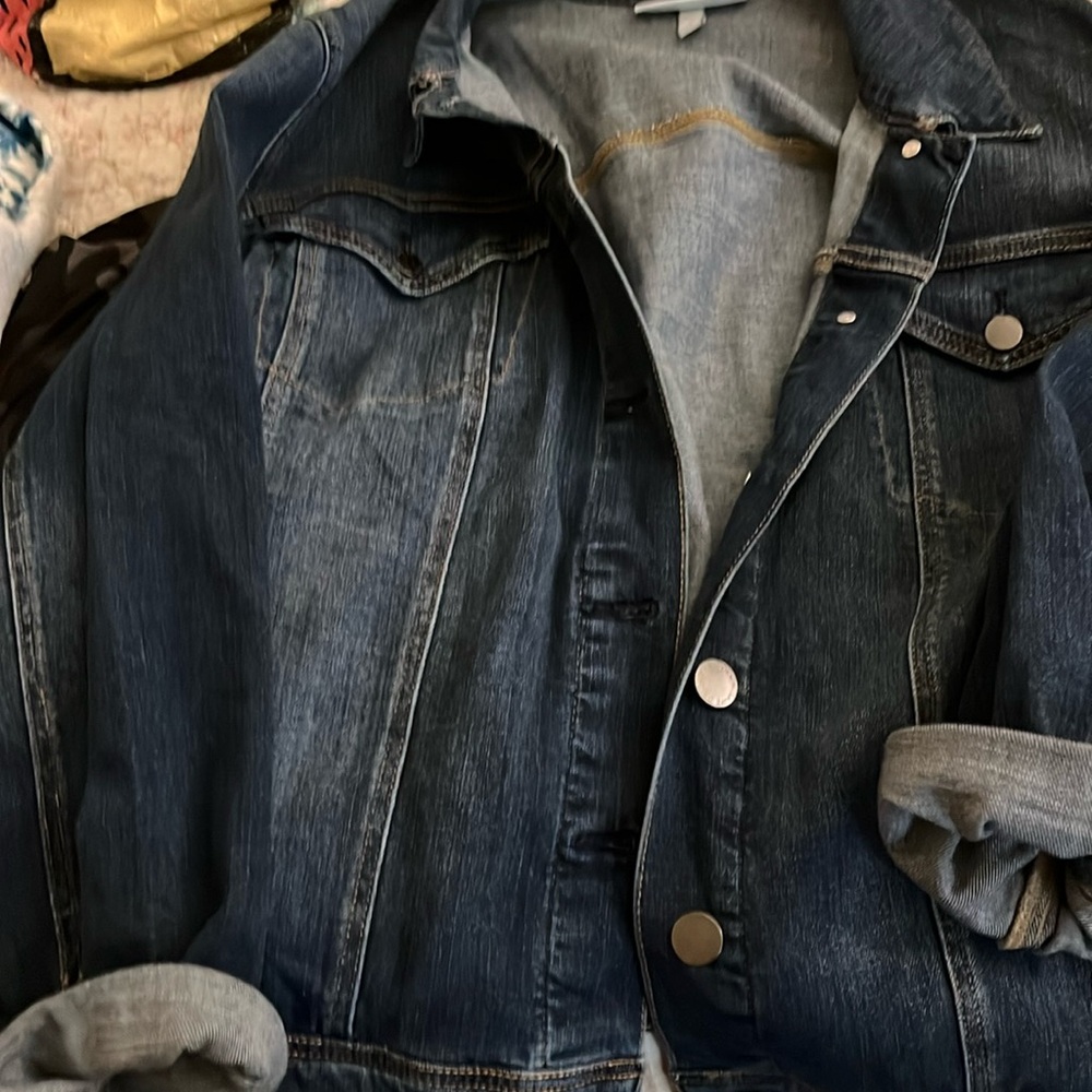 Jean jacket plus size never been worn (short)  BRAND NEW